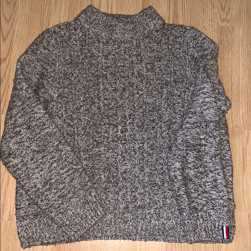 Pullover sweater